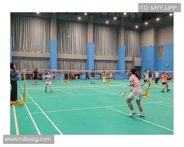 重庆羽毛球队技术争议引发热议球员表现与战术选择的深度剖析 重庆羽毛球队技术争议引发热议球员表现与战术选择的深度剖析