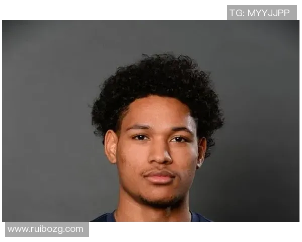 戴森丹尼尔斯:新星崛起的篮球之路与未来展望 戴森丹尼尔斯:新星崛起的篮球之路与未来展望