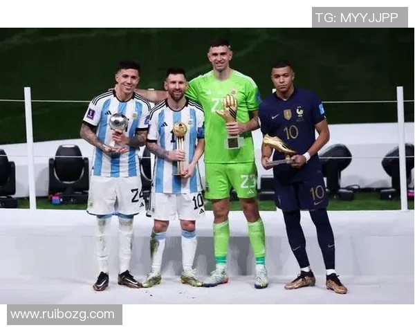 马丁内斯的传奇人生与足球世界的辉煌成就探索 马丁内斯的传奇人生与足球世界的辉煌成就探索