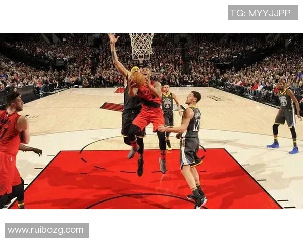 鹈鹕与勇士季后赛第三场激战回顾精彩瞬间与关键时刻分析